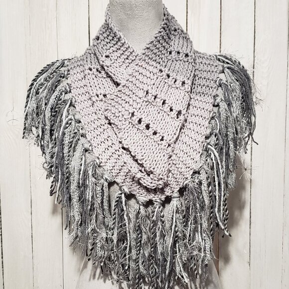 NEW Hand Knitted Boho Cowl Infinity Scarf Fringe Boho Gray Ombre Boho Whimsy - Picture 1 of 6